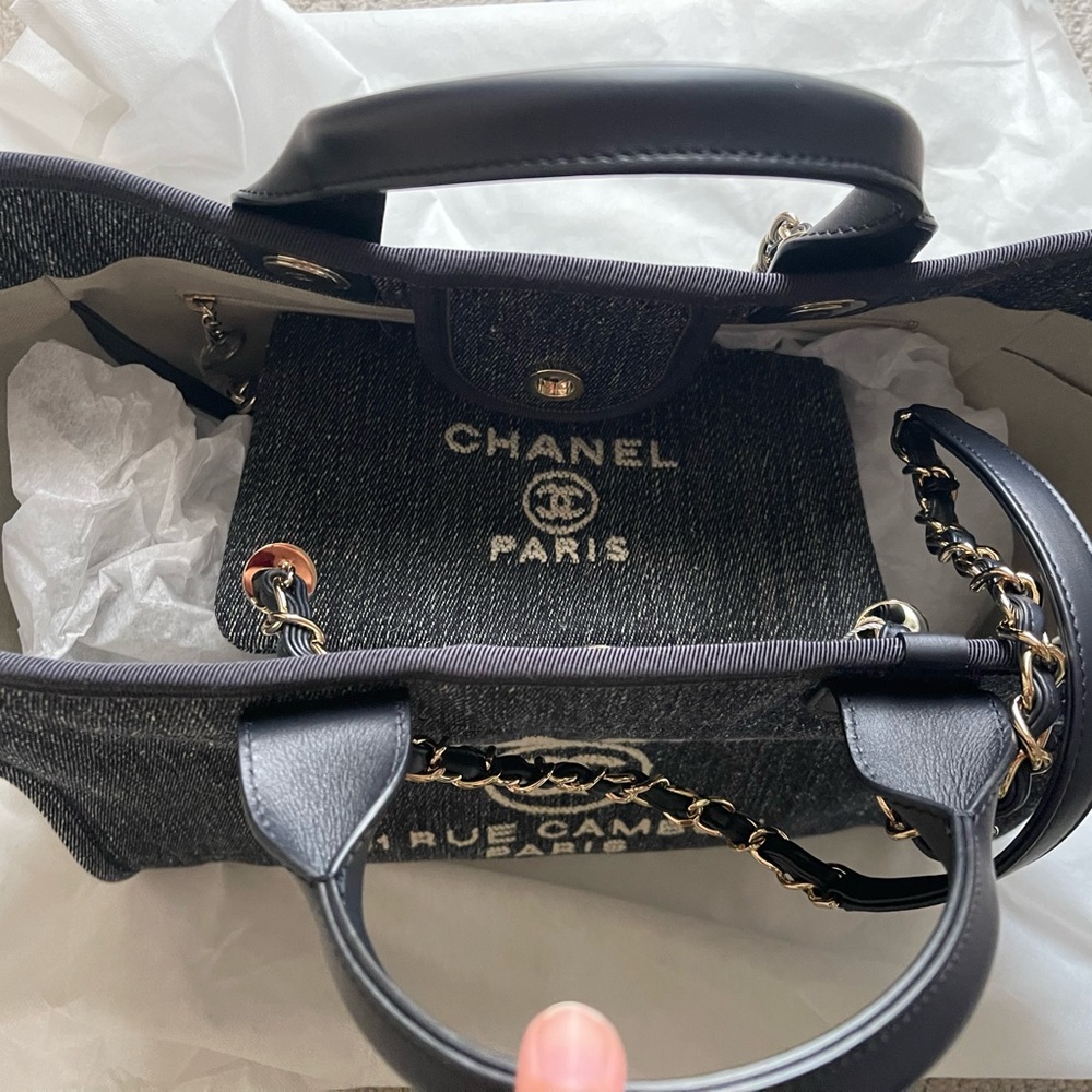 Chanel deauville large